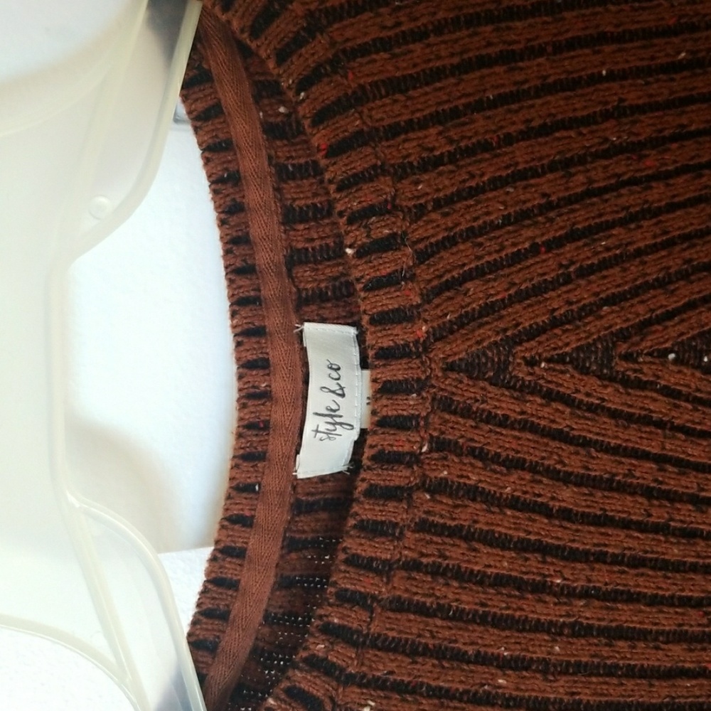 Sweater - Picture 6 of 6